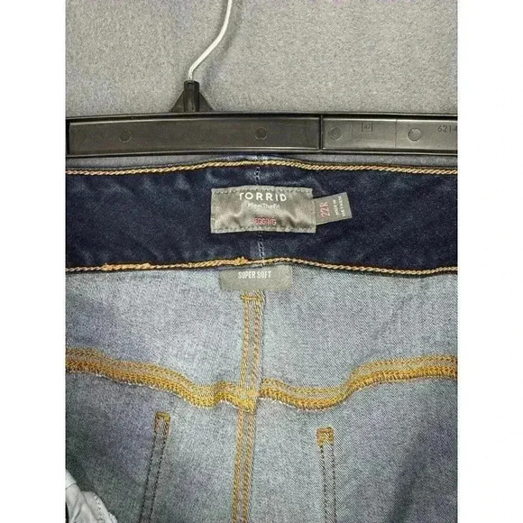 Torrid Jegging Jeans Womens 22R Super Soft High Rise 3 Button Medium Wash Denim - Picture 5 of 11